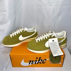 Nike Cortez SE Suede "Pacific Moss/Infinite Gold/Muslin/Sail"